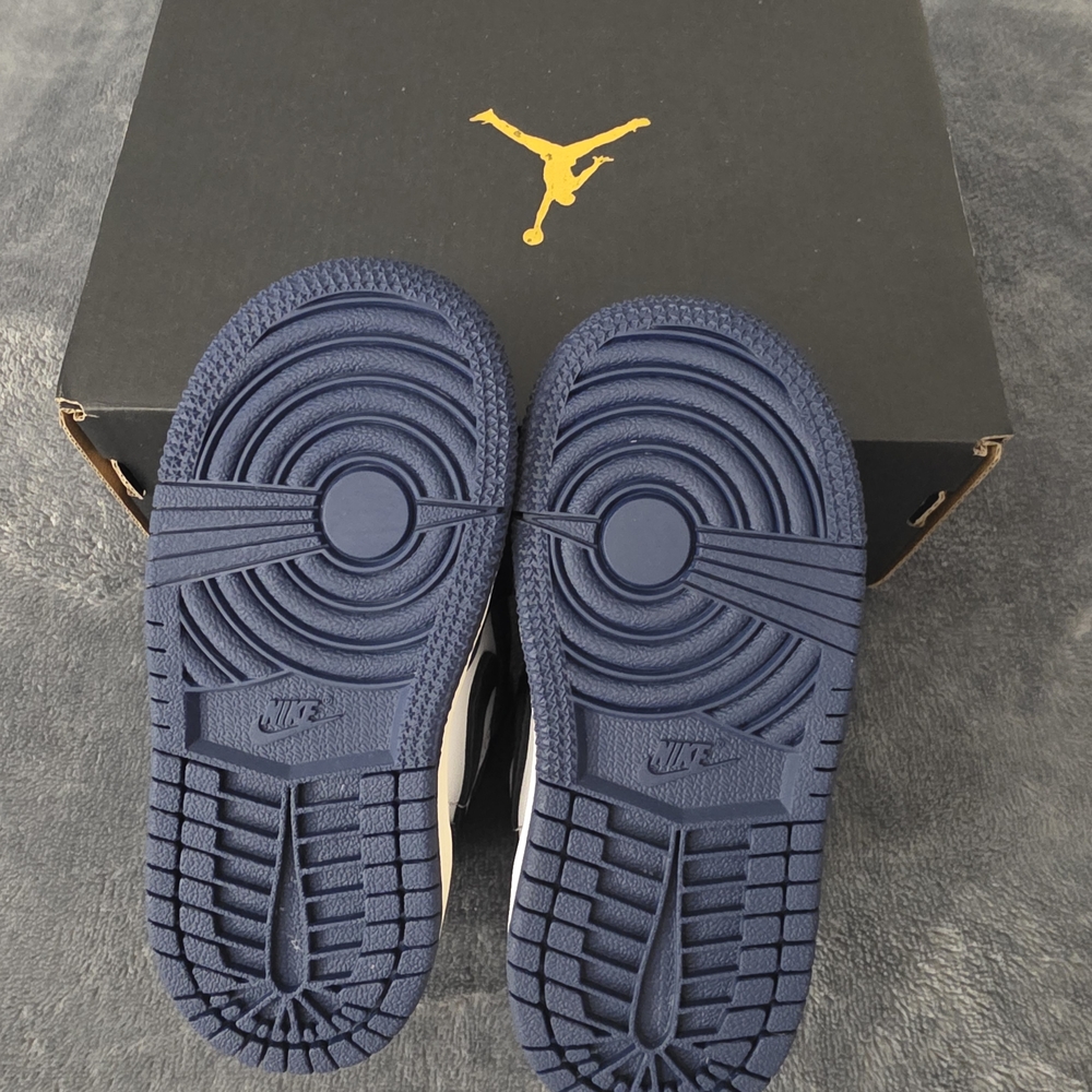 Jordan 1 Retro High OG (TD) Sneakers - Picture 9 of 9